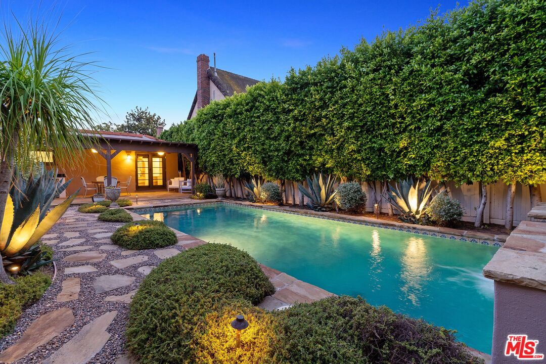 6225 Del Valle Dr