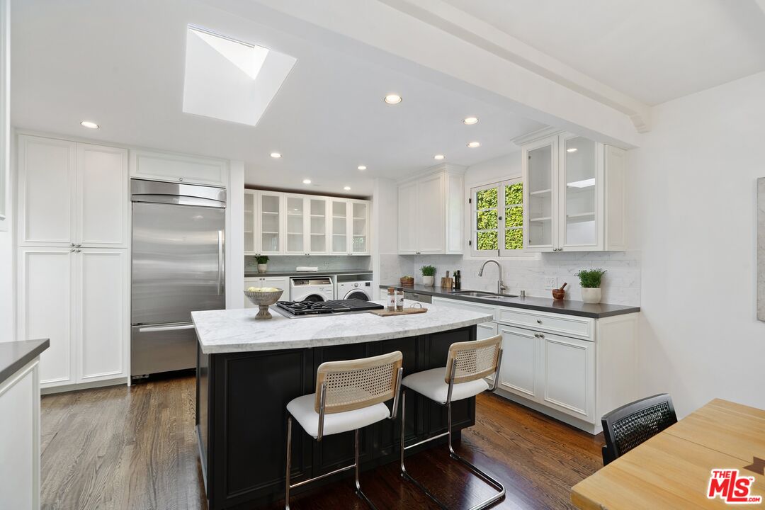 6225 Del Valle Dr