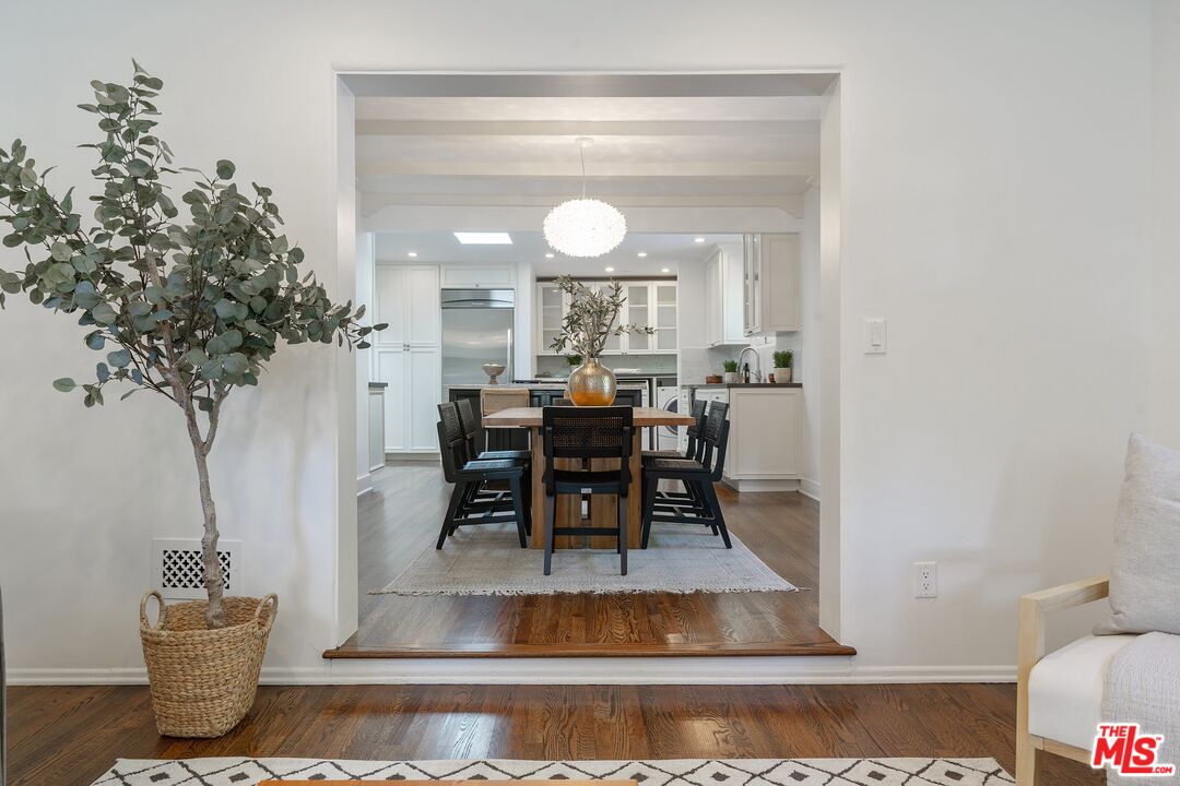 6225 Del Valle Dr
