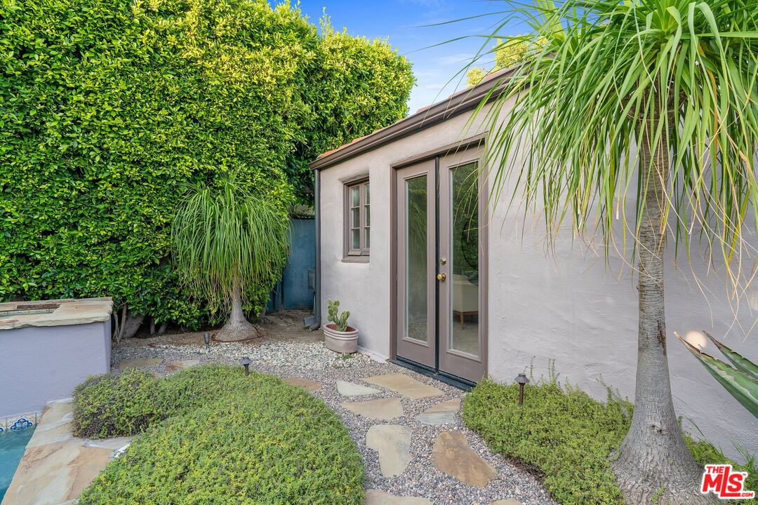6225 Del Valle Dr