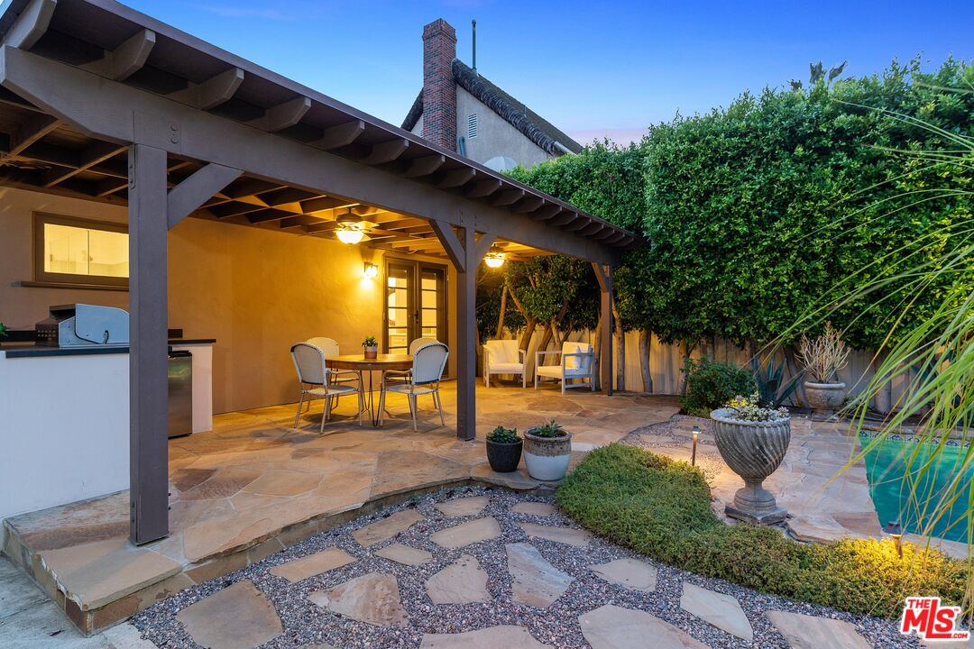 6225 Del Valle Dr