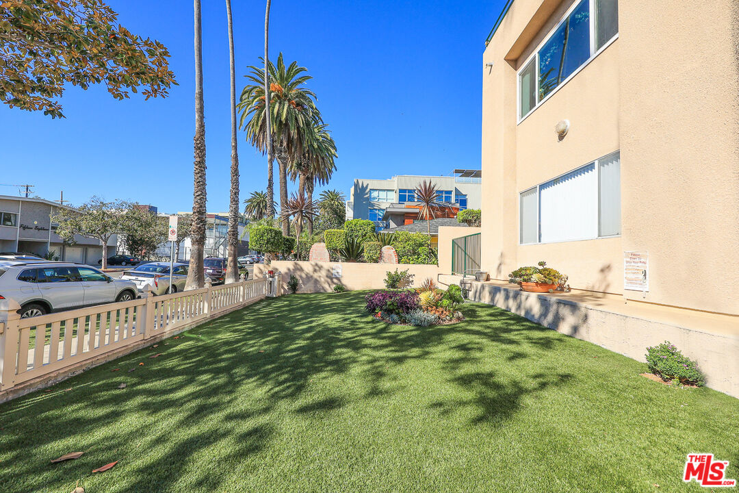 1527 9th St Unit: 101