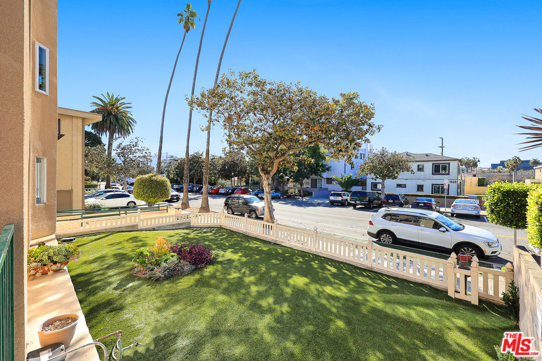 1527 9th St Unit: 101