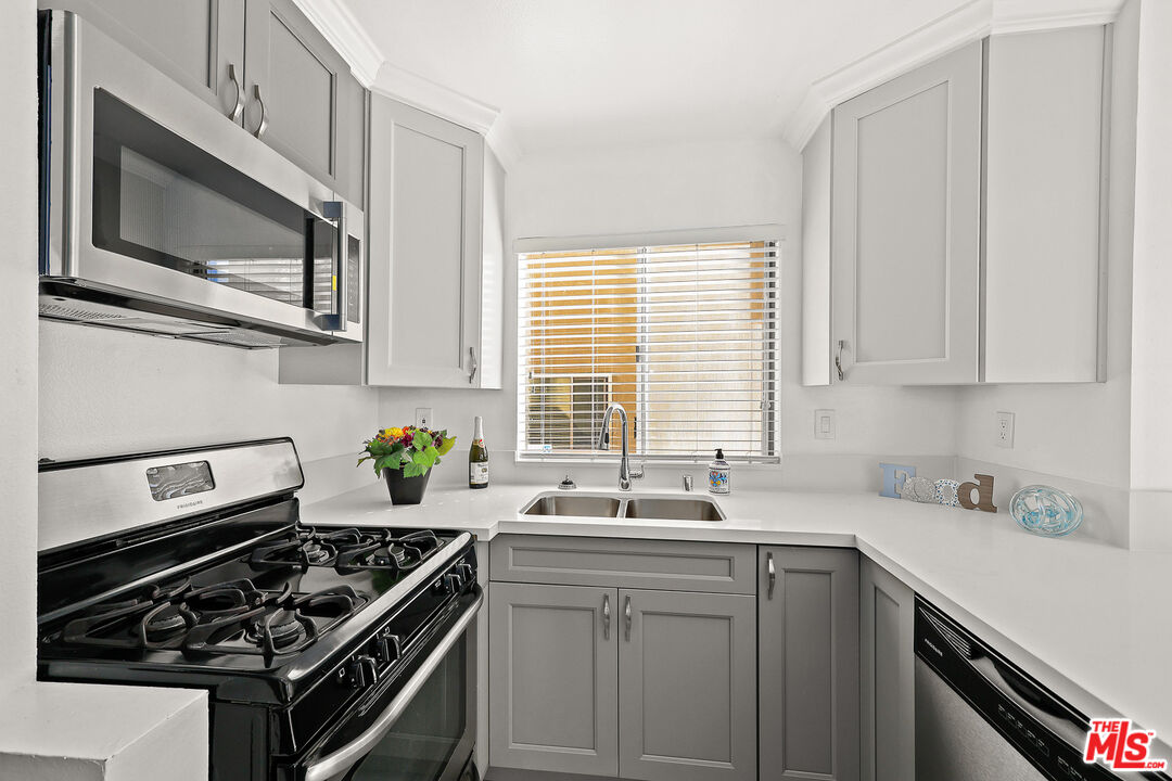 1527 9th St Unit: 101