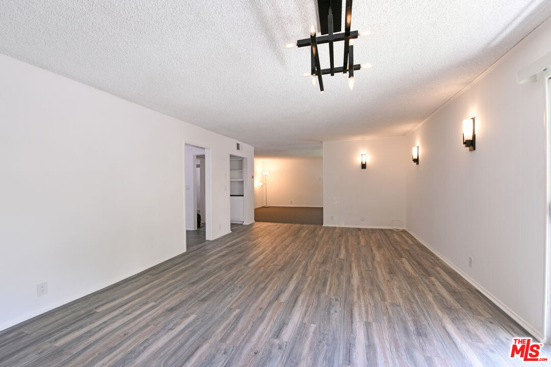 10302 Ilona Ave Unit: 1