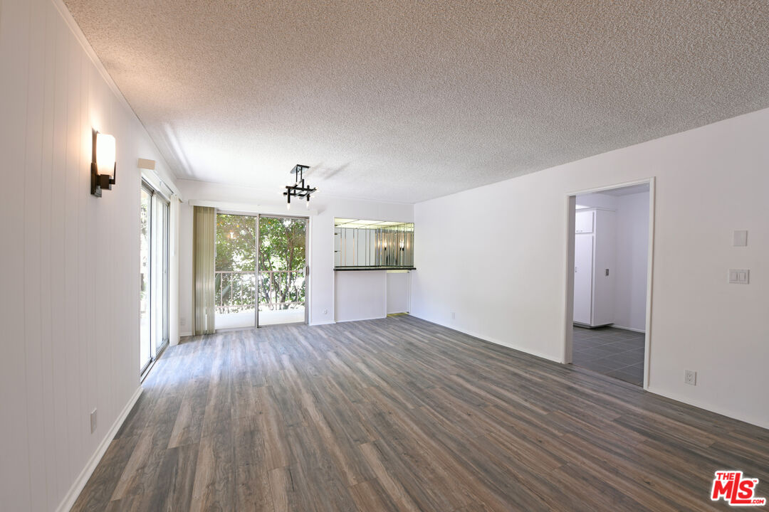 10302 Ilona Ave Unit: 1