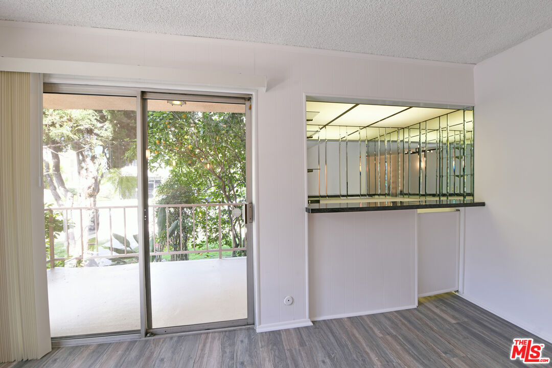 10302 Ilona Ave Unit: 1