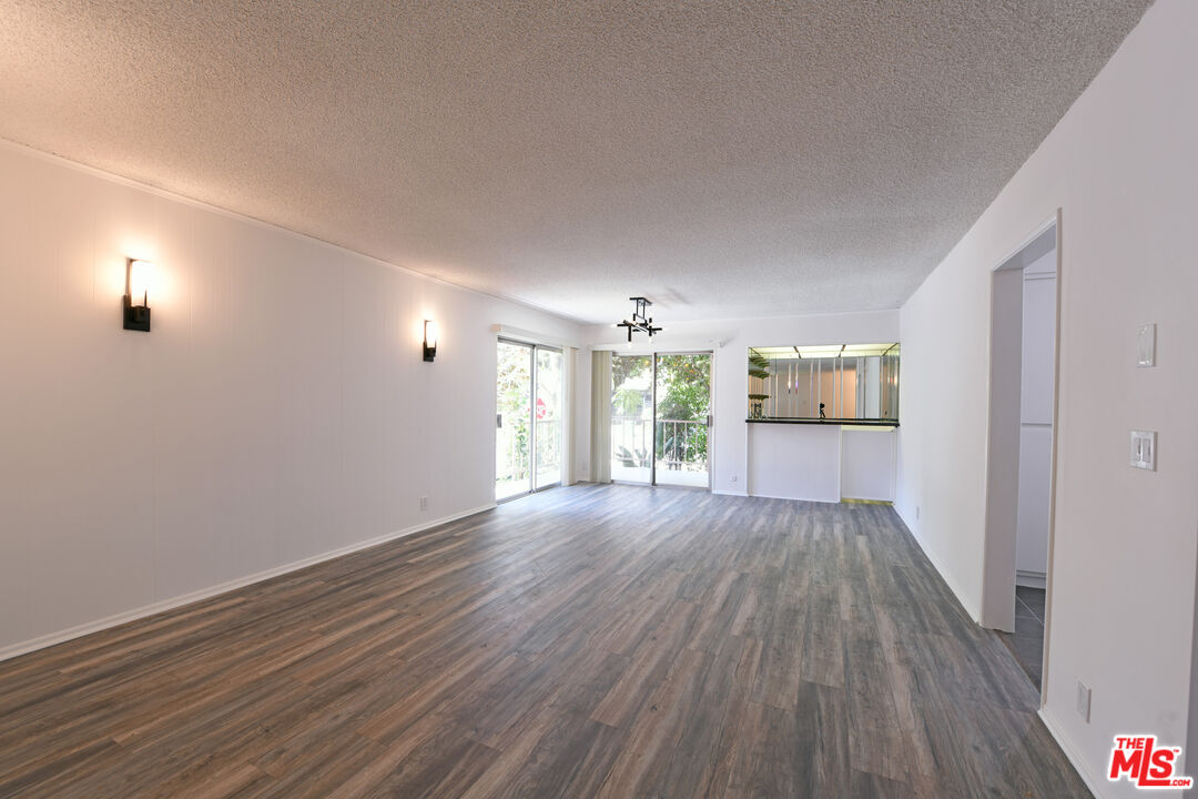 10302 Ilona Ave Unit: 1