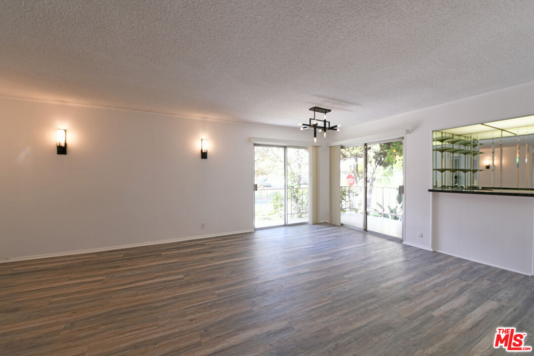 10302 Ilona Ave Unit: 1