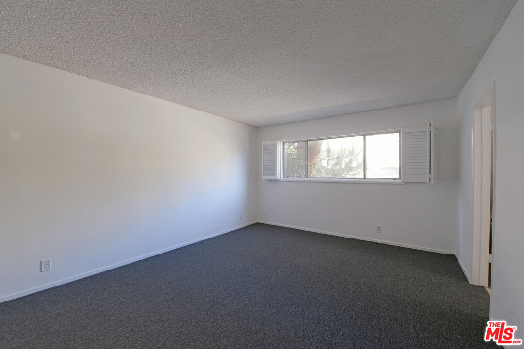 10302 Ilona Ave Unit: 1