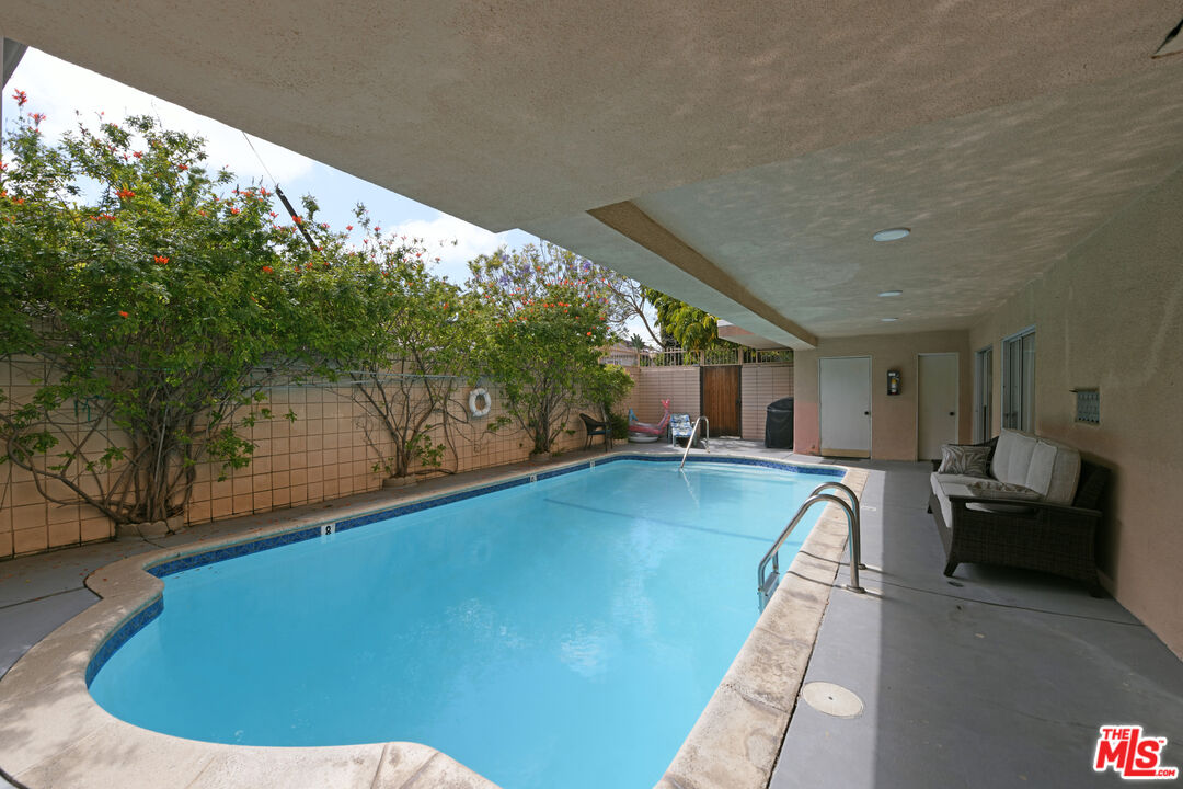 10302 Ilona Ave Unit: 1