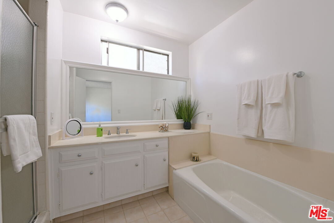 10302 Ilona Ave Unit: 1