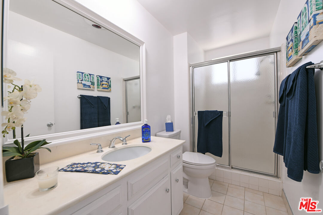 10302 Ilona Ave Unit: 1