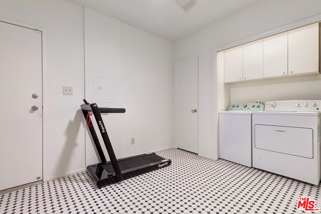 1060 Everett Pl Unit: 5