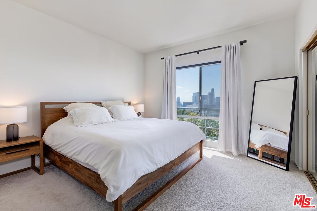 1060 Everett Pl Unit: 5