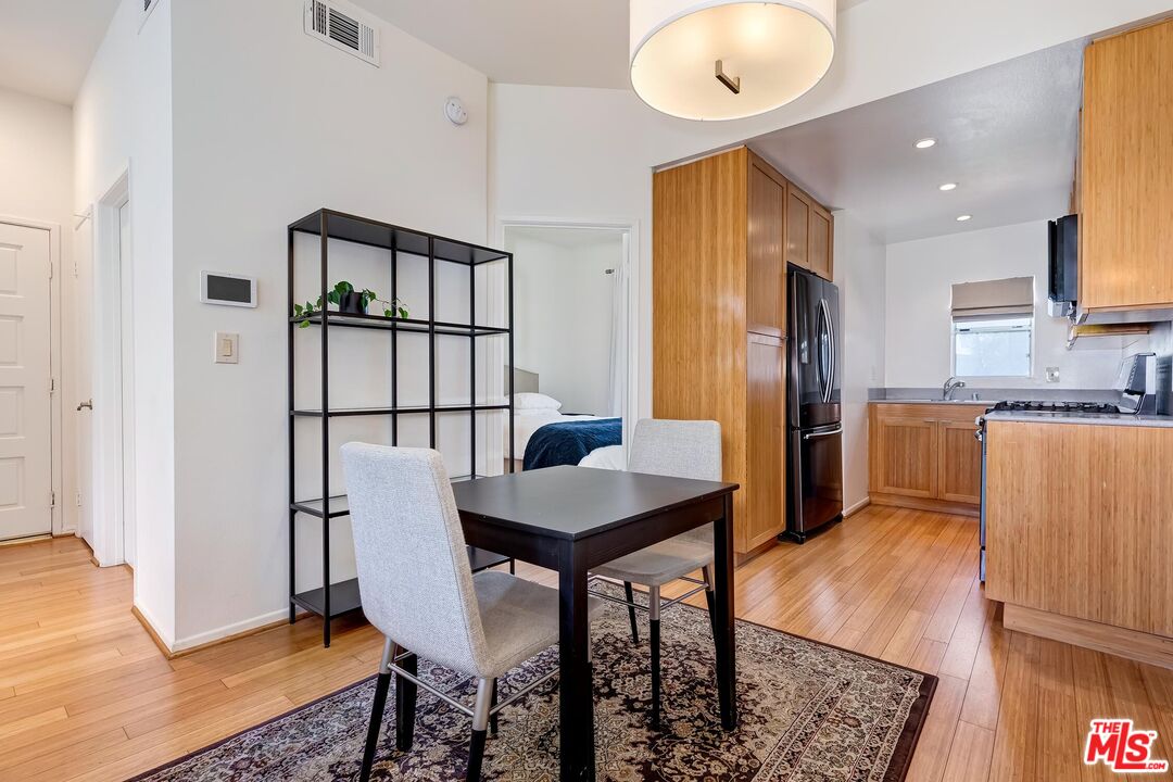 1060 Everett Pl Unit: 5