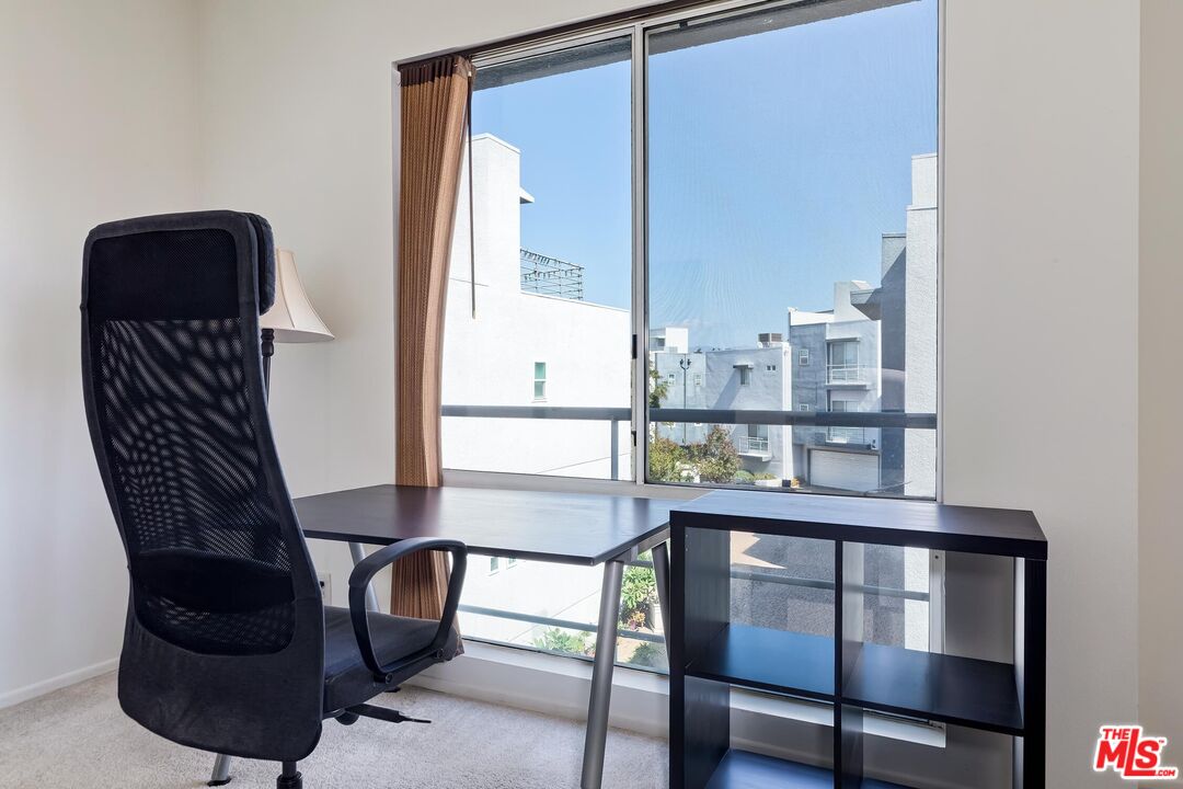 1060 Everett Pl Unit: 5