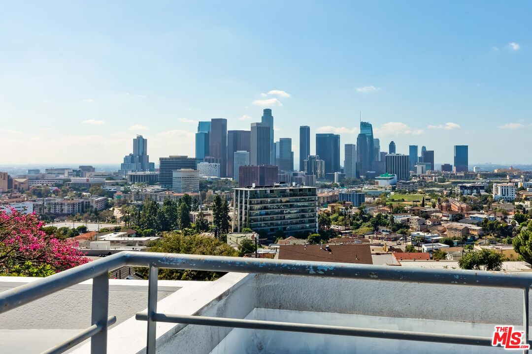 1060 Everett Pl Unit: 5