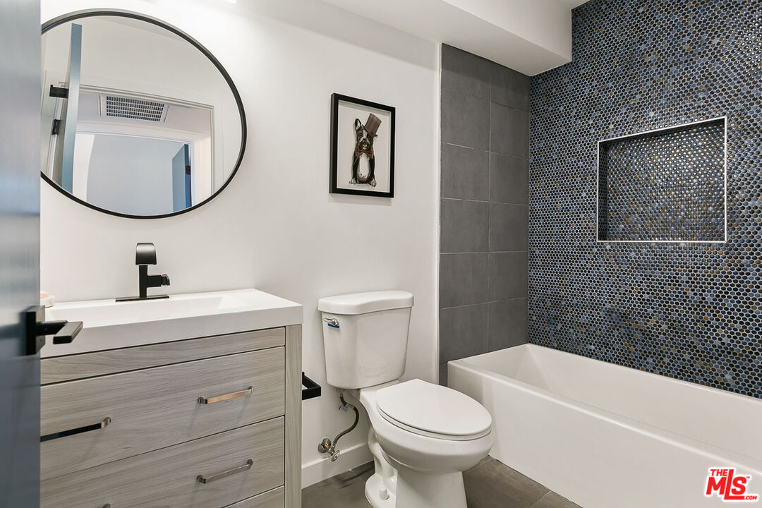 2918 Hauser Blvd Unit: 5