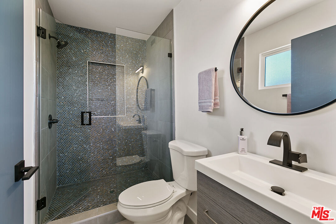 2918 Hauser Blvd Unit: 5