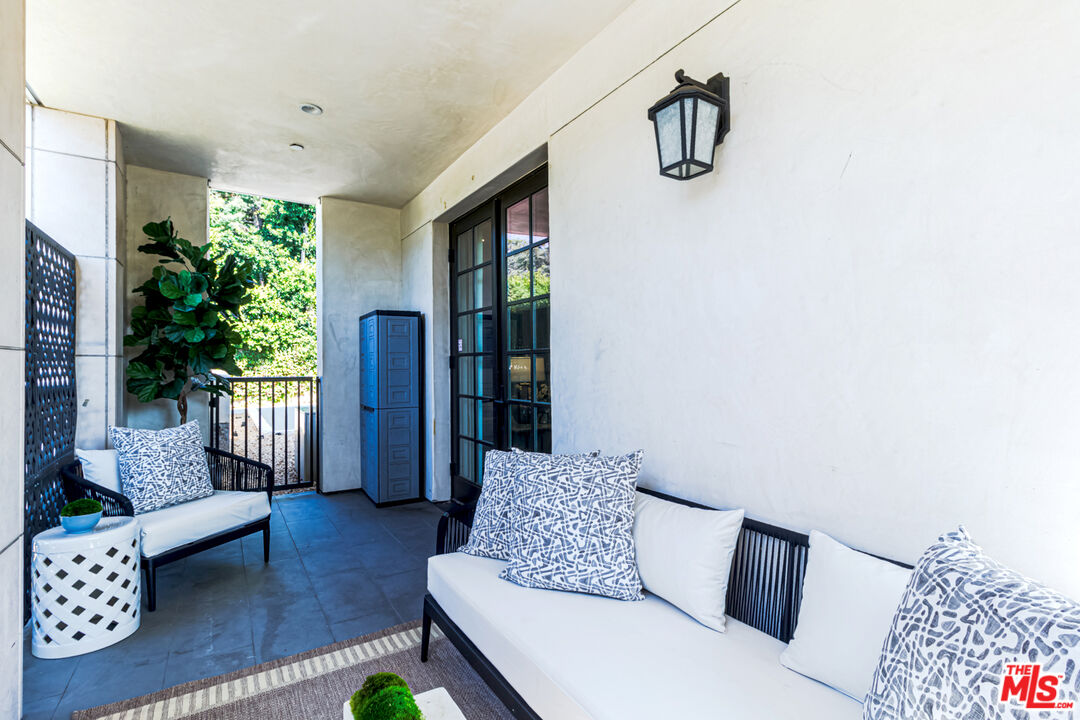 4661 Wilshire Blvd Unit: 104