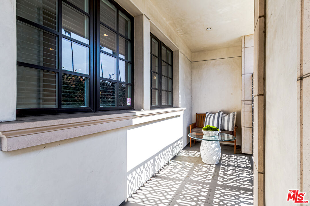 4661 Wilshire Blvd Unit: 104