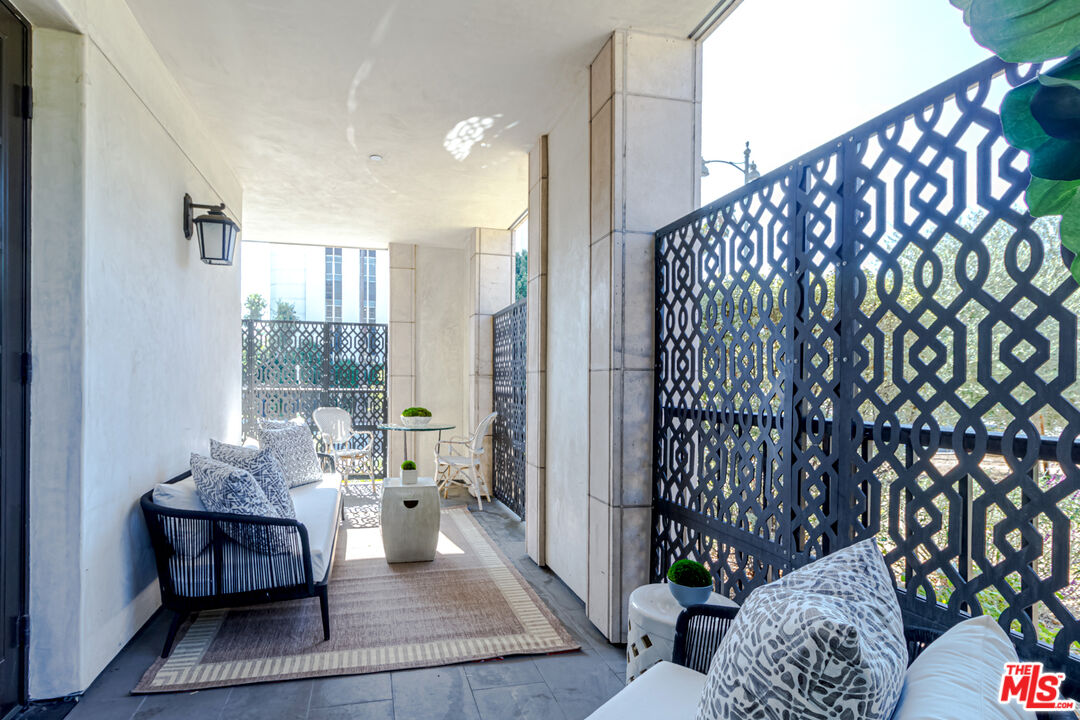 4661 Wilshire Blvd Unit: 104