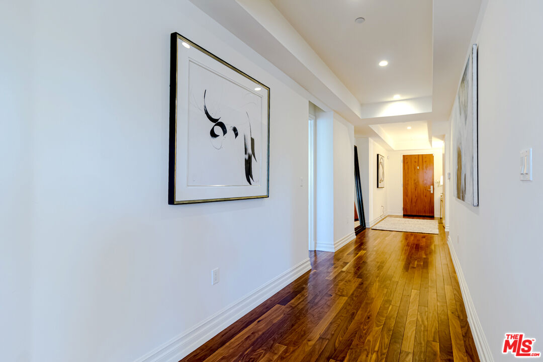 4661 Wilshire Blvd Unit: 104