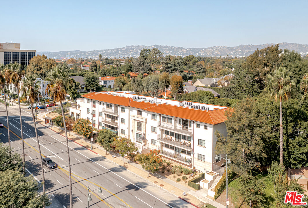 4661 Wilshire Blvd Unit: 104