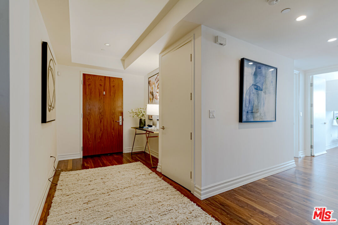 4661 Wilshire Blvd Unit: 104