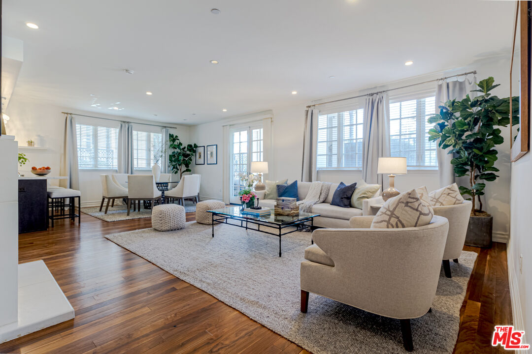 4661 Wilshire Blvd Unit: 104