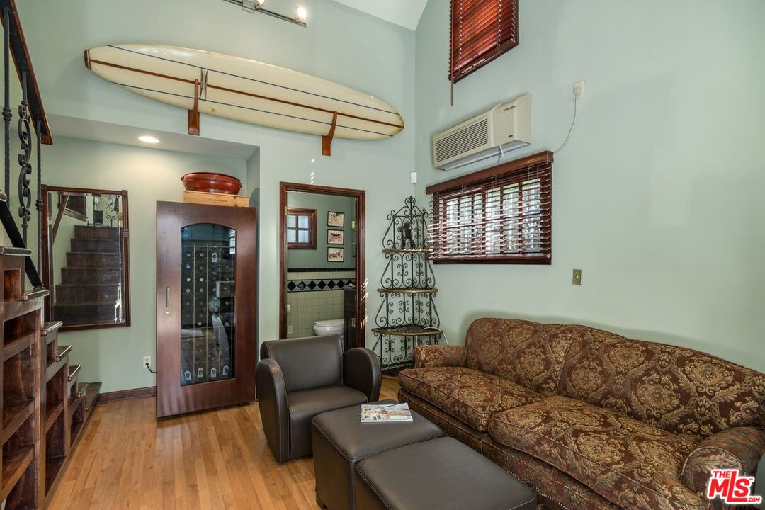 1604 S Durango Ave