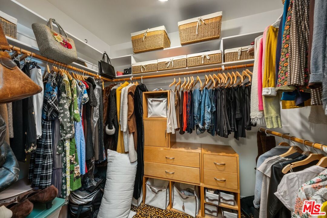 1604 S Durango Ave