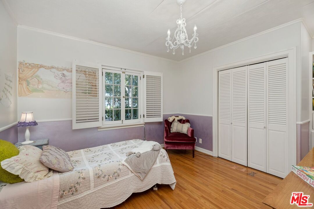 1604 S Durango Ave