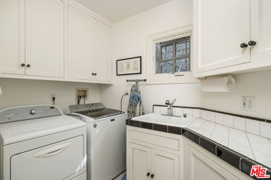 1604 S Durango Ave