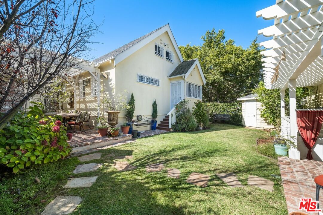 1604 S Durango Ave
