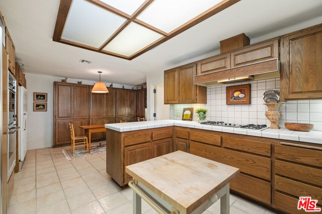 2107 Century Woods Way