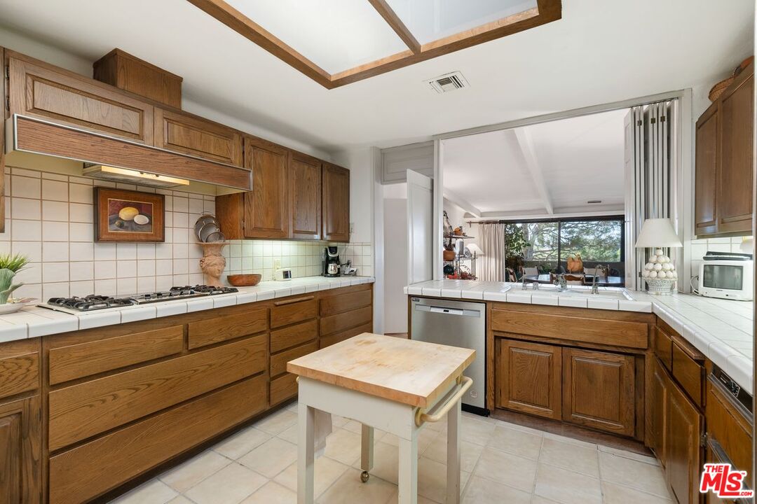 2107 Century Woods Way