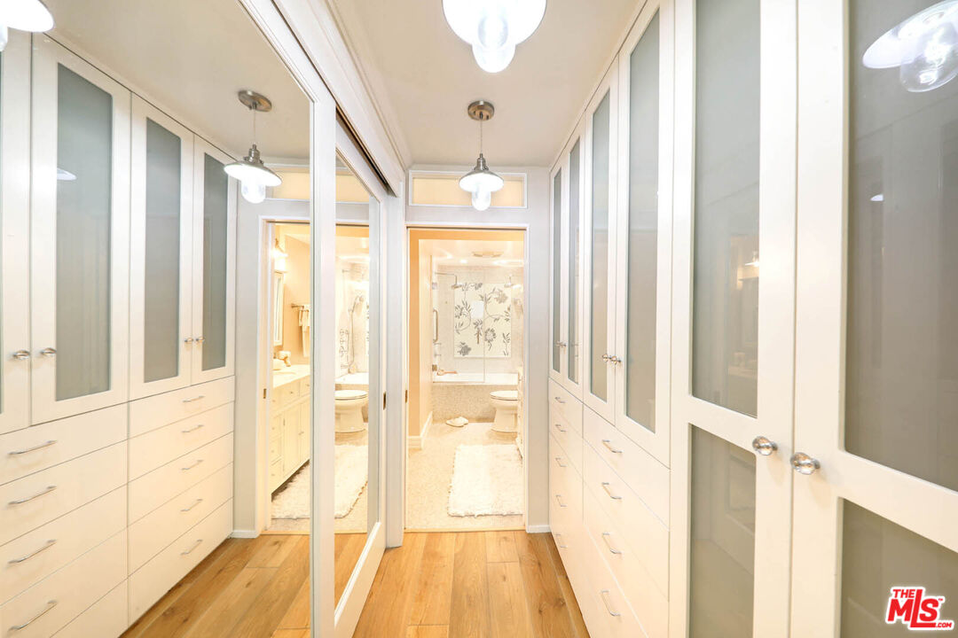 6732 Hillpark Dr Unit: 308