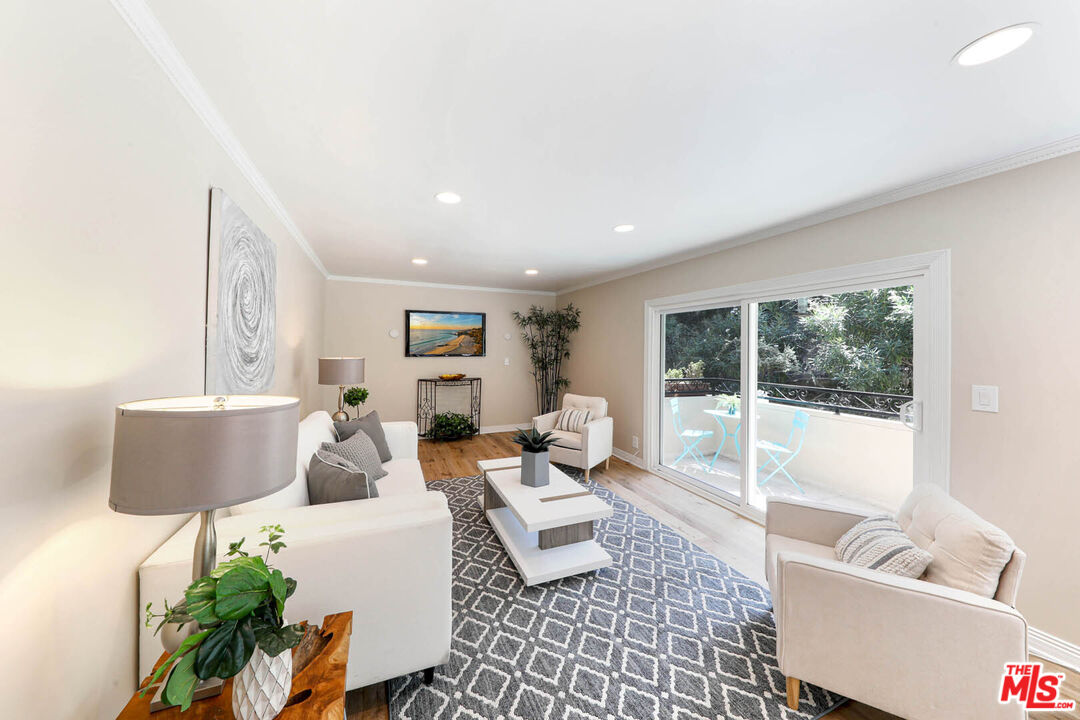 6732 Hillpark Dr Unit: 308