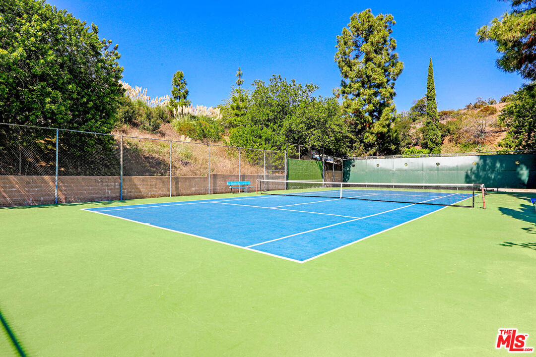 6732 Hillpark Dr Unit: 308