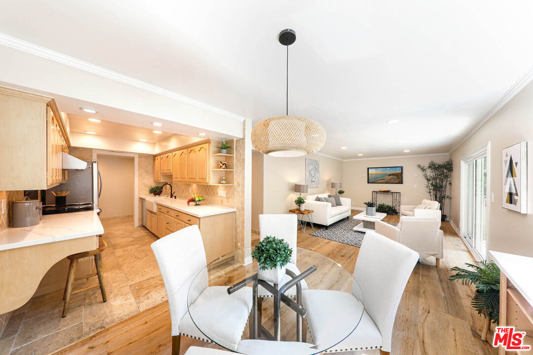 6732 Hillpark Dr Unit: 308