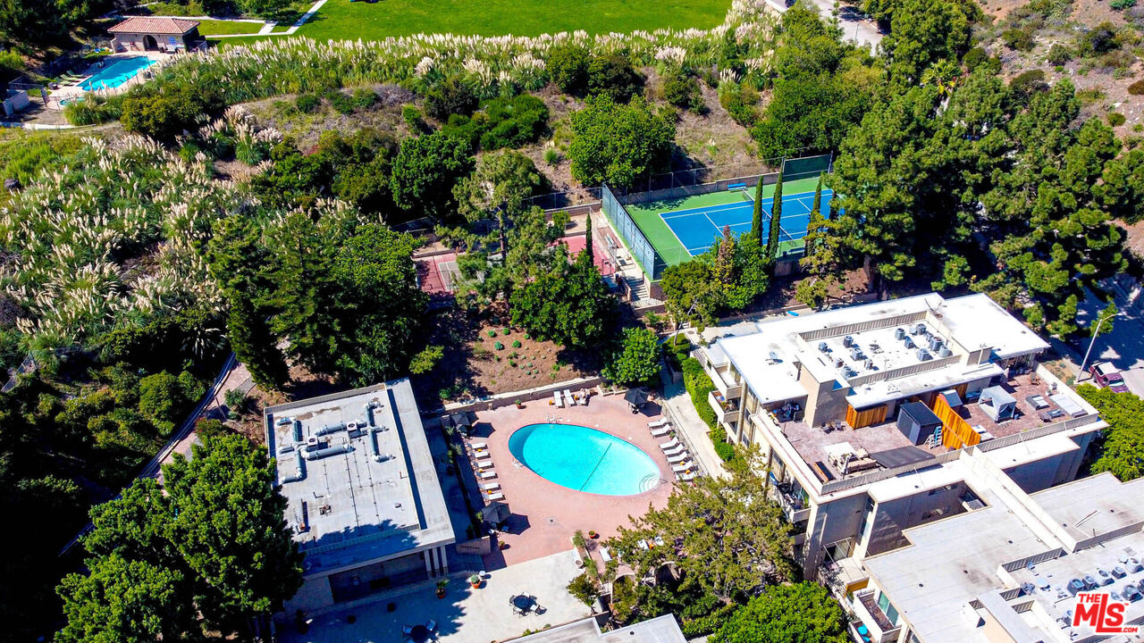 6732 Hillpark Dr Unit: 308