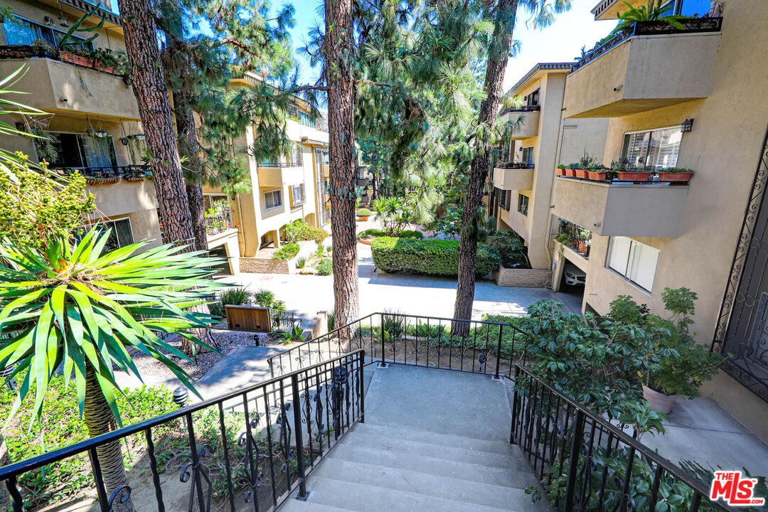 6732 Hillpark Dr Unit: 308