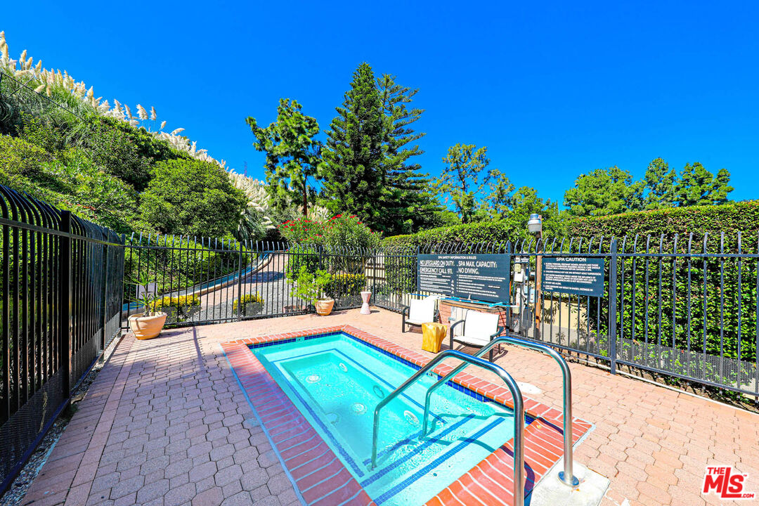 6732 Hillpark Dr Unit: 308