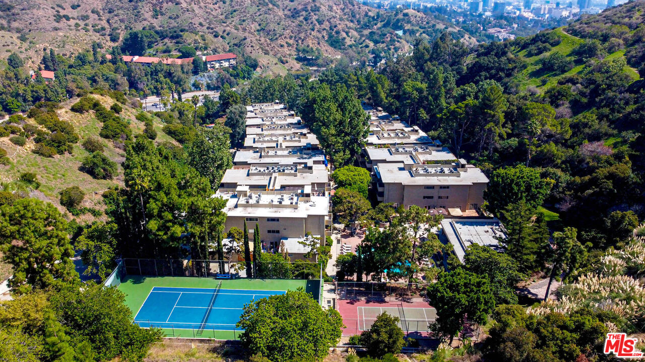 6732 Hillpark Dr Unit: 308