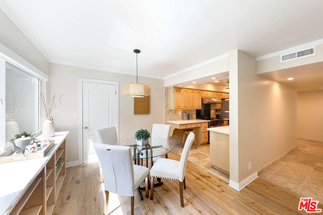 6732 Hillpark Dr Unit: 308