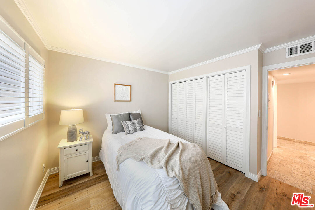 6732 Hillpark Dr Unit: 308