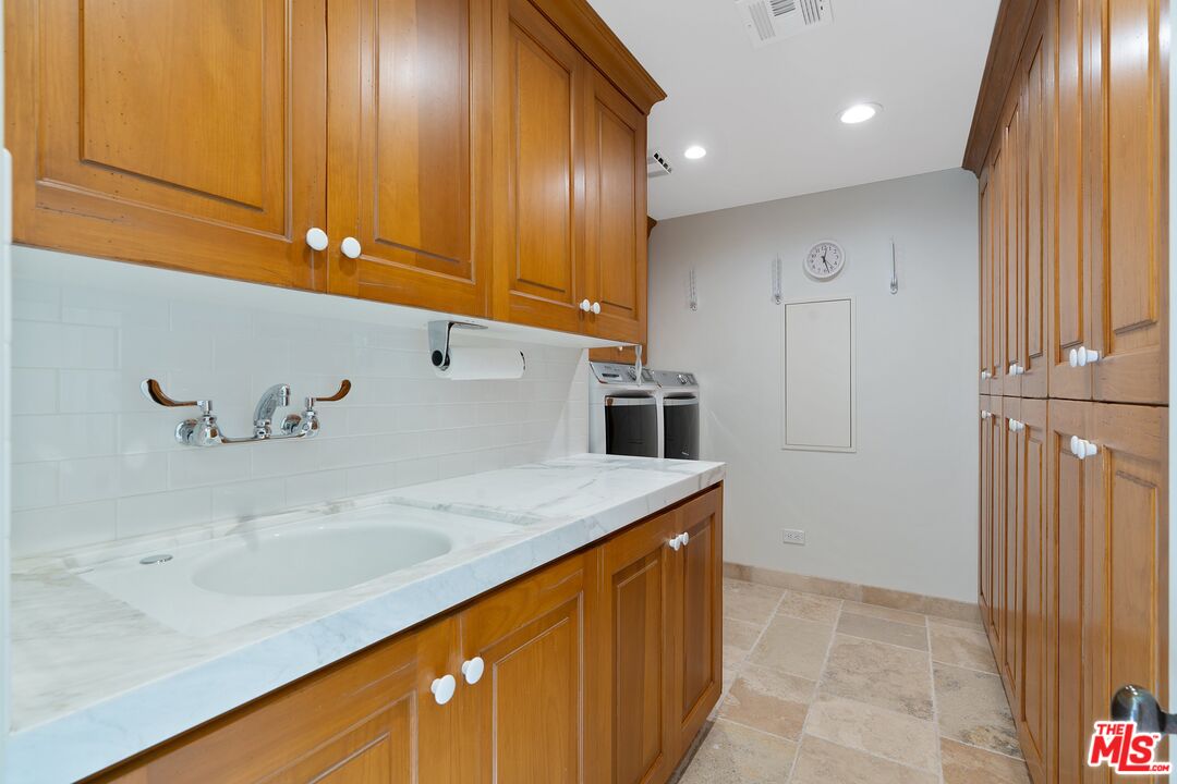 16026 Valley Meadow Pl