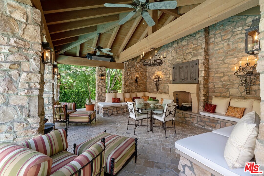 16026 Valley Meadow Pl